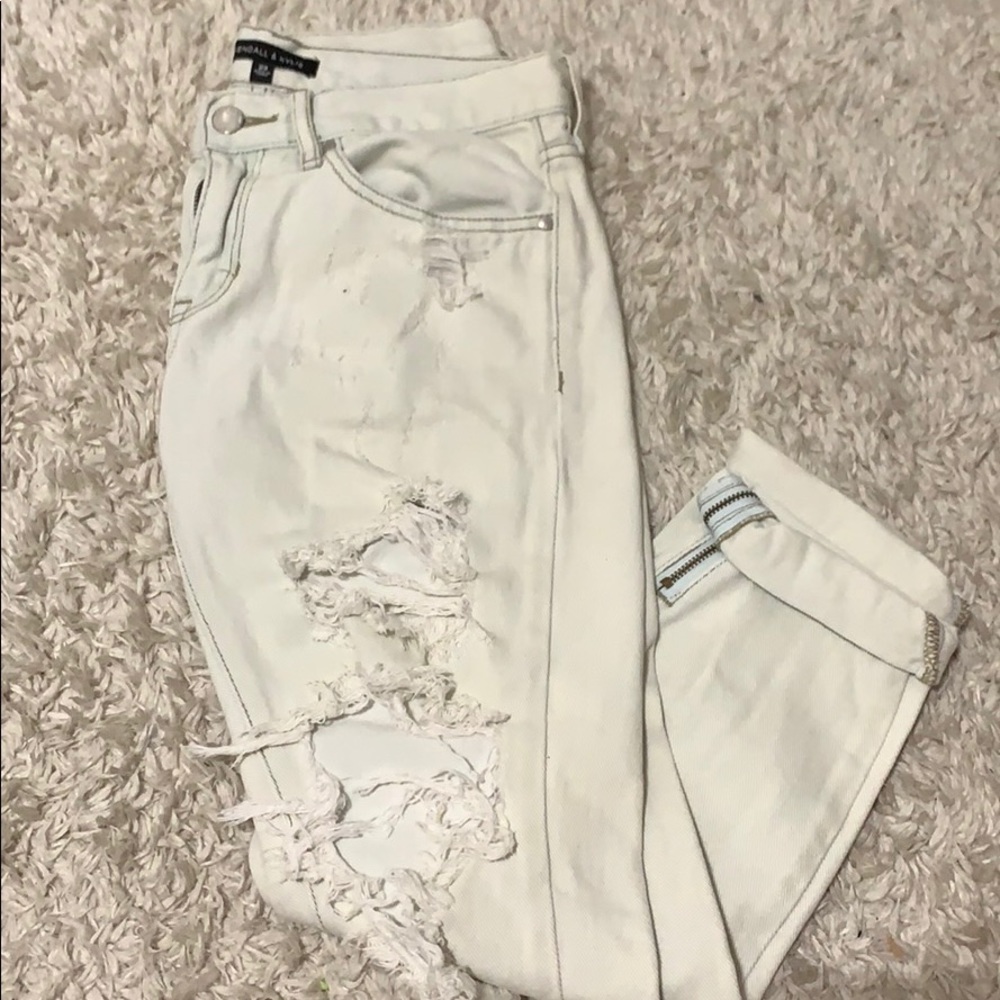 KENDALL & KYLIE : super light washed jeans